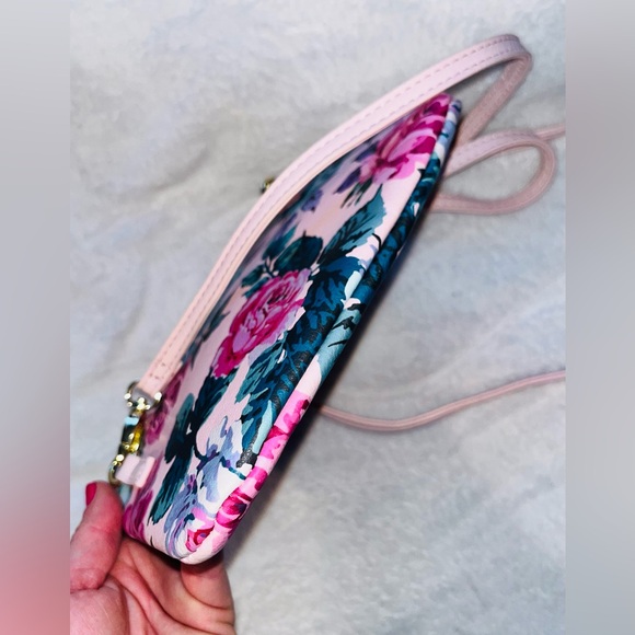 Betsey Johnson Floral Pink Crossbody Wristlet Bag πΈ - Picture 4 of 11